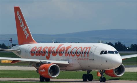 easyjet flights to malta.
